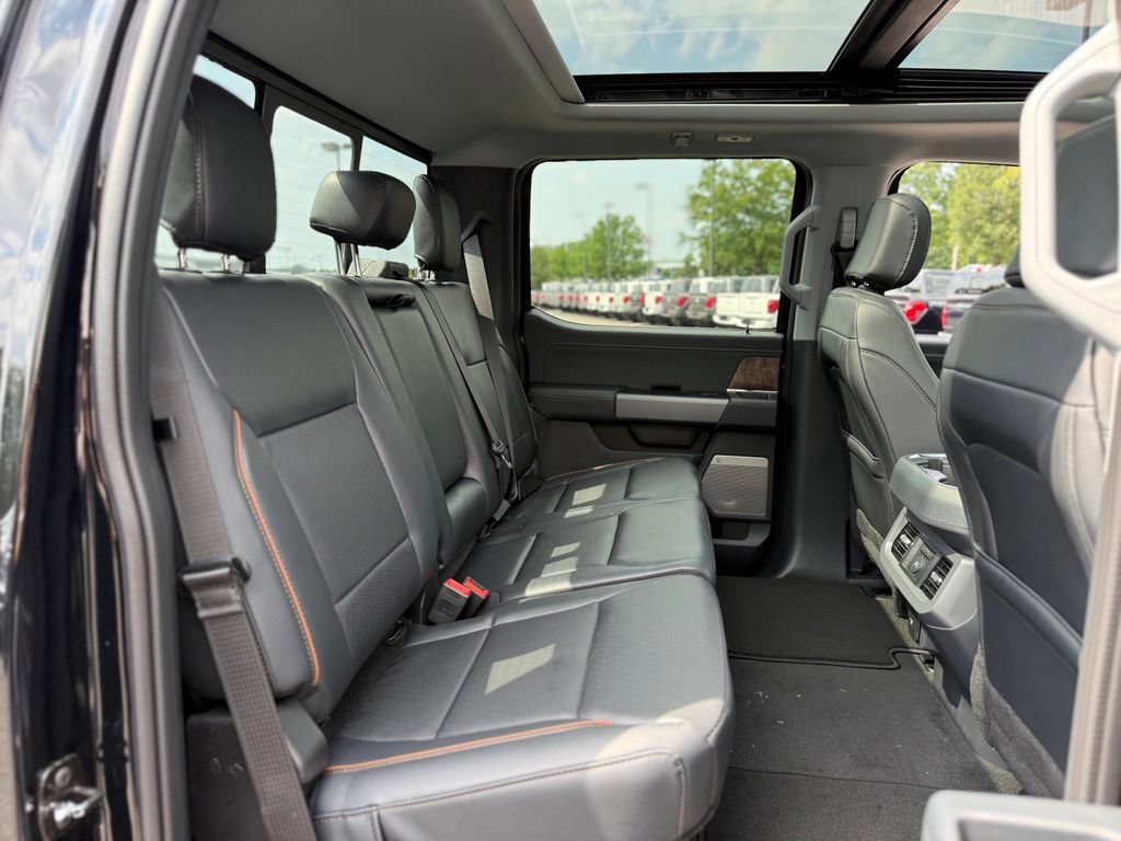 New 2026 Ford F350 Lariat w/ Black Appearance Package AWD/4WD image 19
