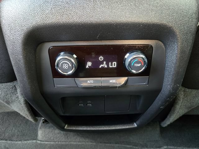 Used 2026 Chevrolet Traverse LT AWD/4WD image 15