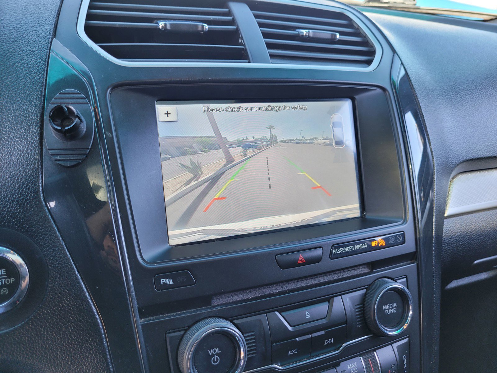 Used 2017 Ford Explorer XLT w/ Equipment Group 202A image 17