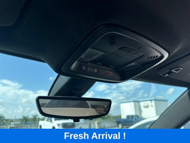 Used 2023 Chevrolet Traverse Premier FWD image 10