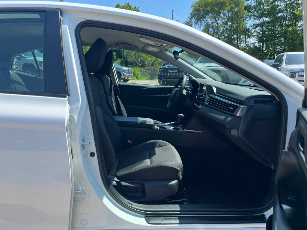 Used 2025 Toyota Camry LE FWD image 32