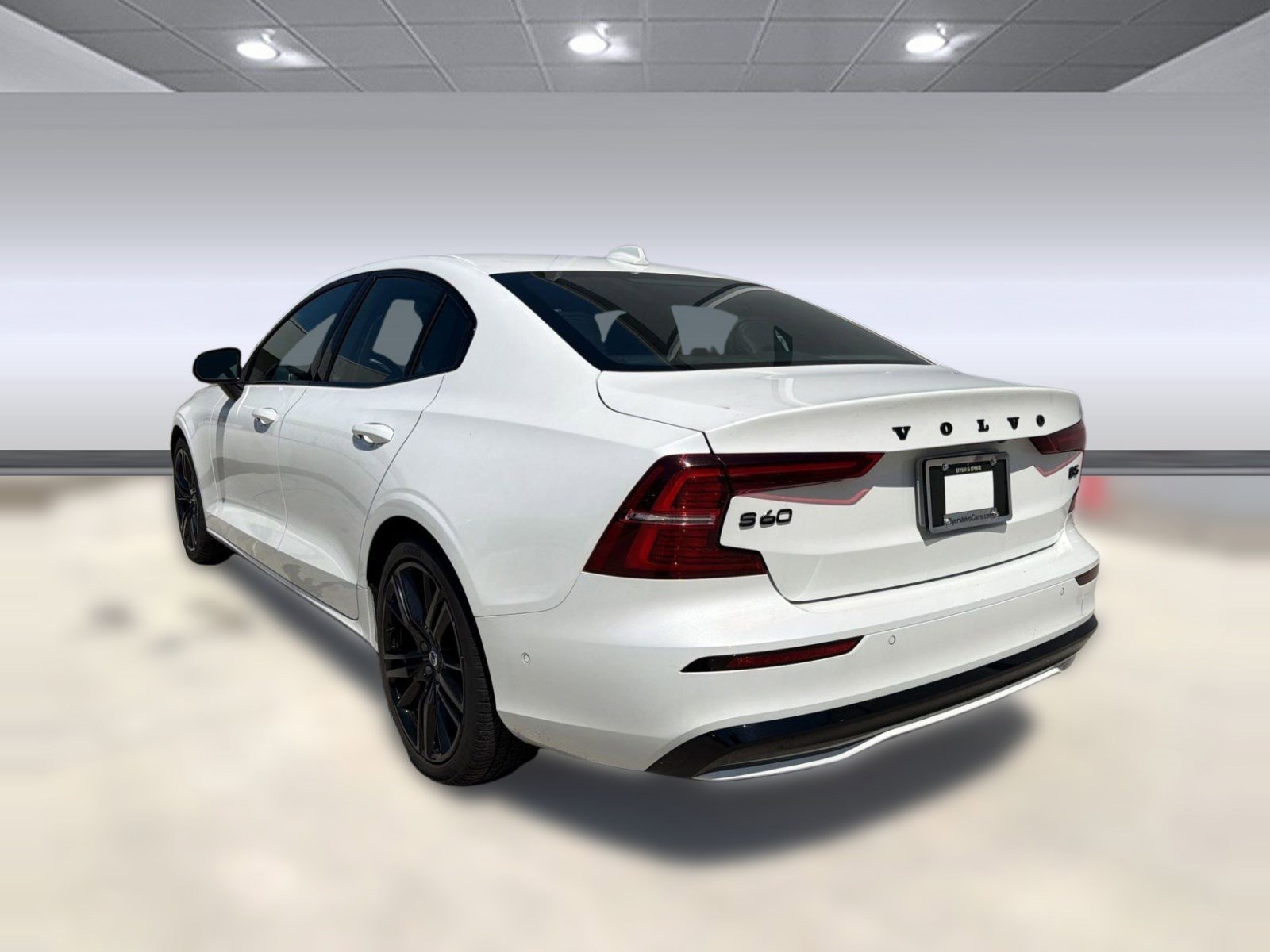 Used 2024 Volvo S60 B5 Plus FWD image 3