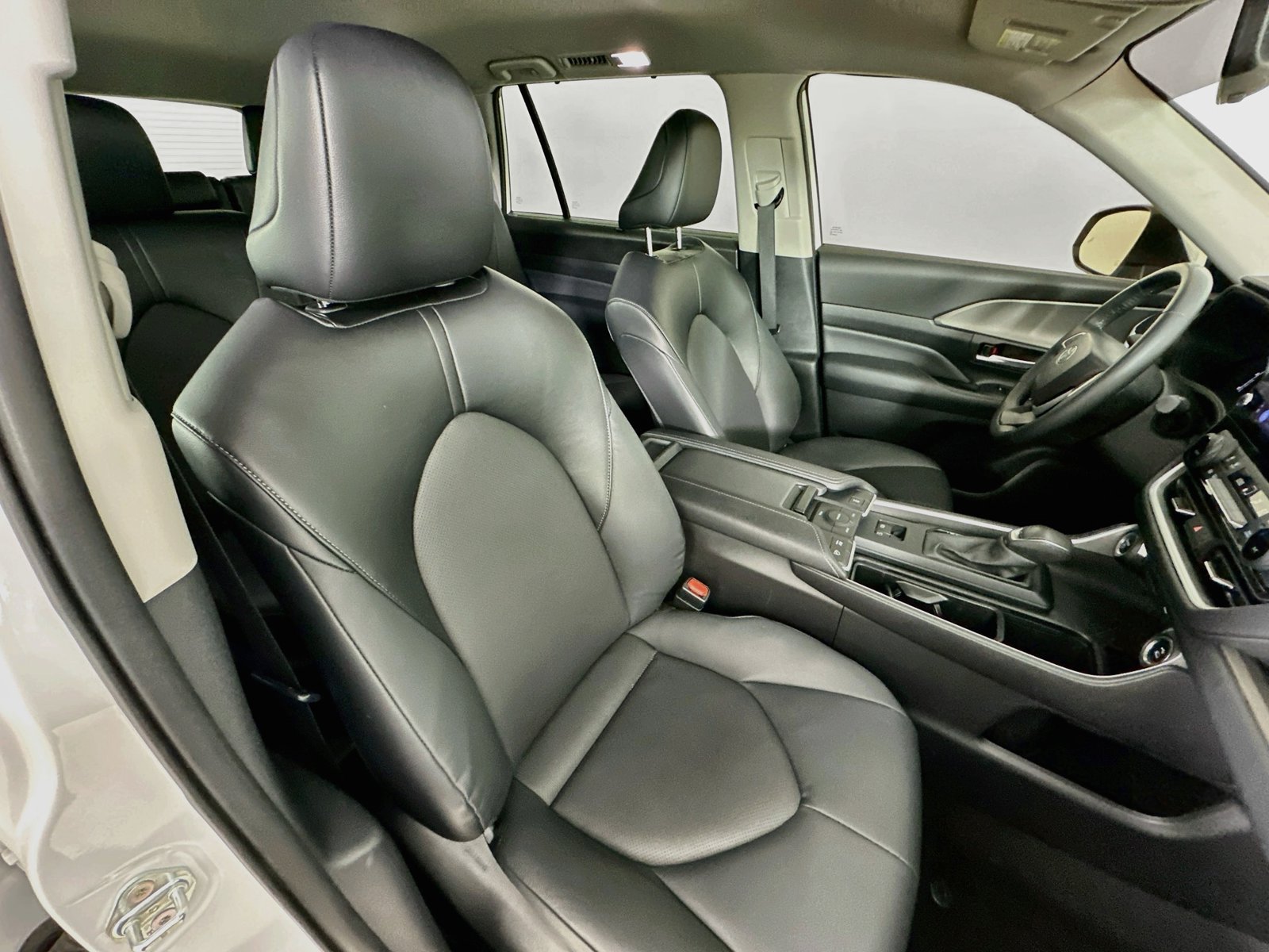 Used 2024 Toyota Grand Highlander AWD Hybrid image 44