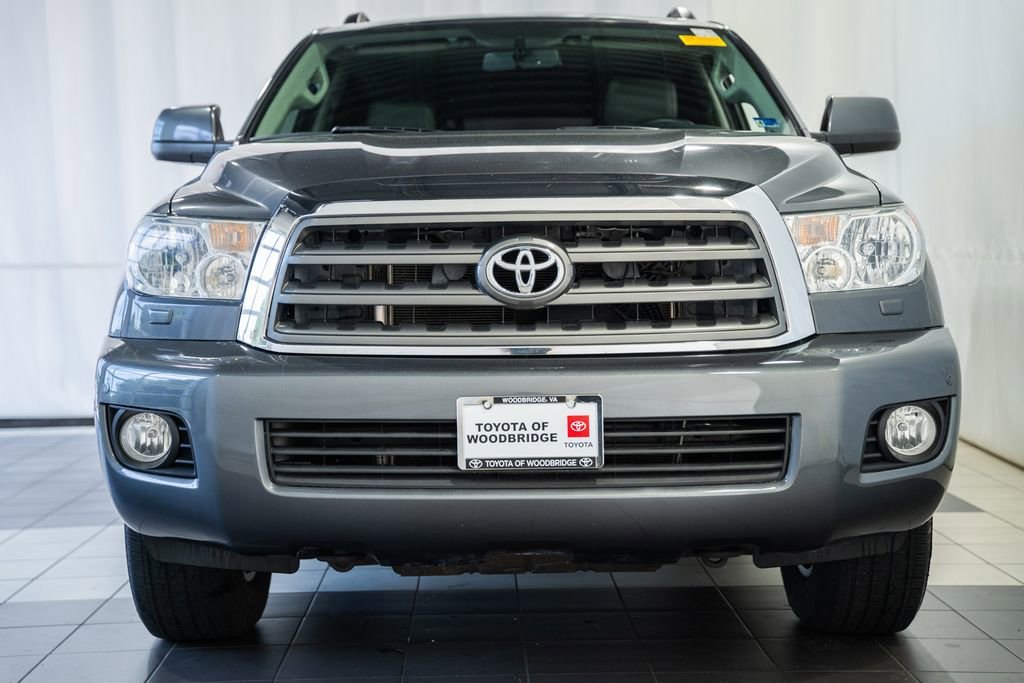 Used 2017 Toyota Sequoia SR5 w/ Premium Package AWD/4WD image 2