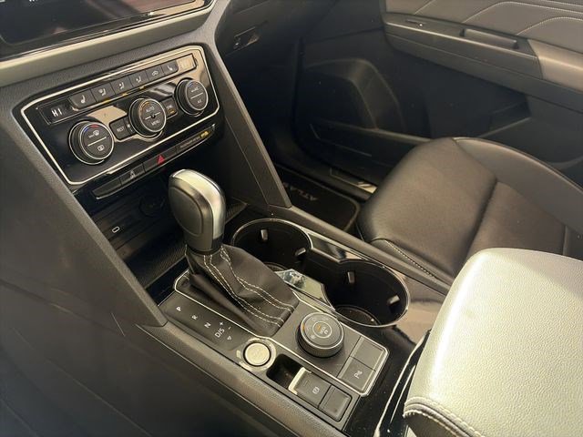 Certified 2022 Volkswagen Atlas SE w/ Black Wheel Package image 46