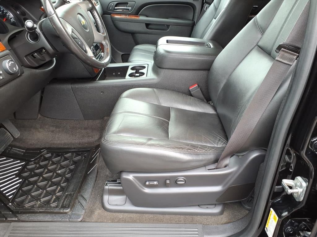 Used 2013 Chevrolet Tahoe LT w/ Luxury Package AWD/4WD image 13