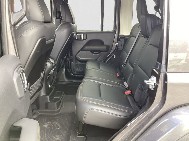 Used 2025 Jeep Wrangler Unlimited Sahara AWD/4WD image 11