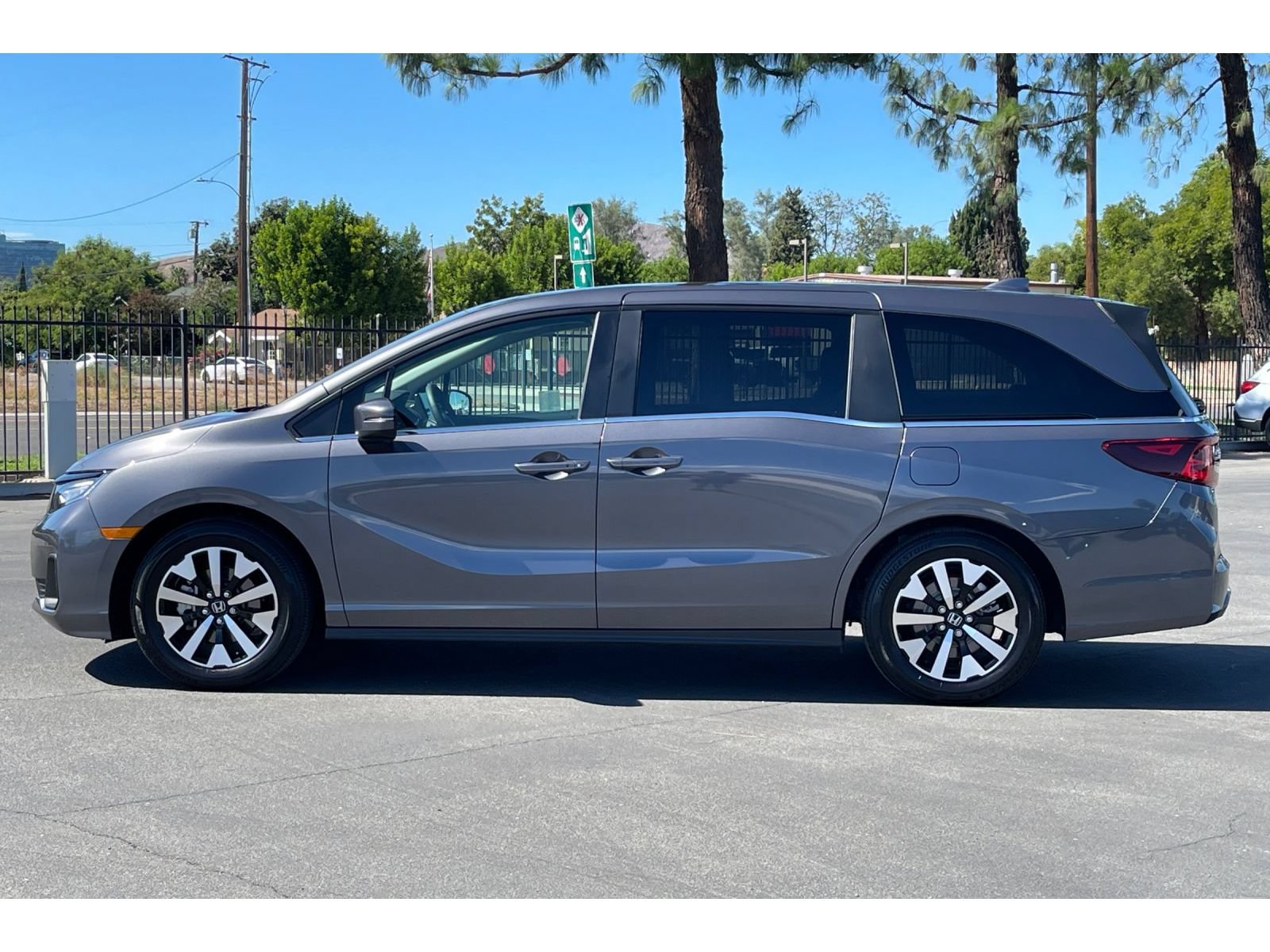 Certified 2026 Honda Odyssey EX-L image 2