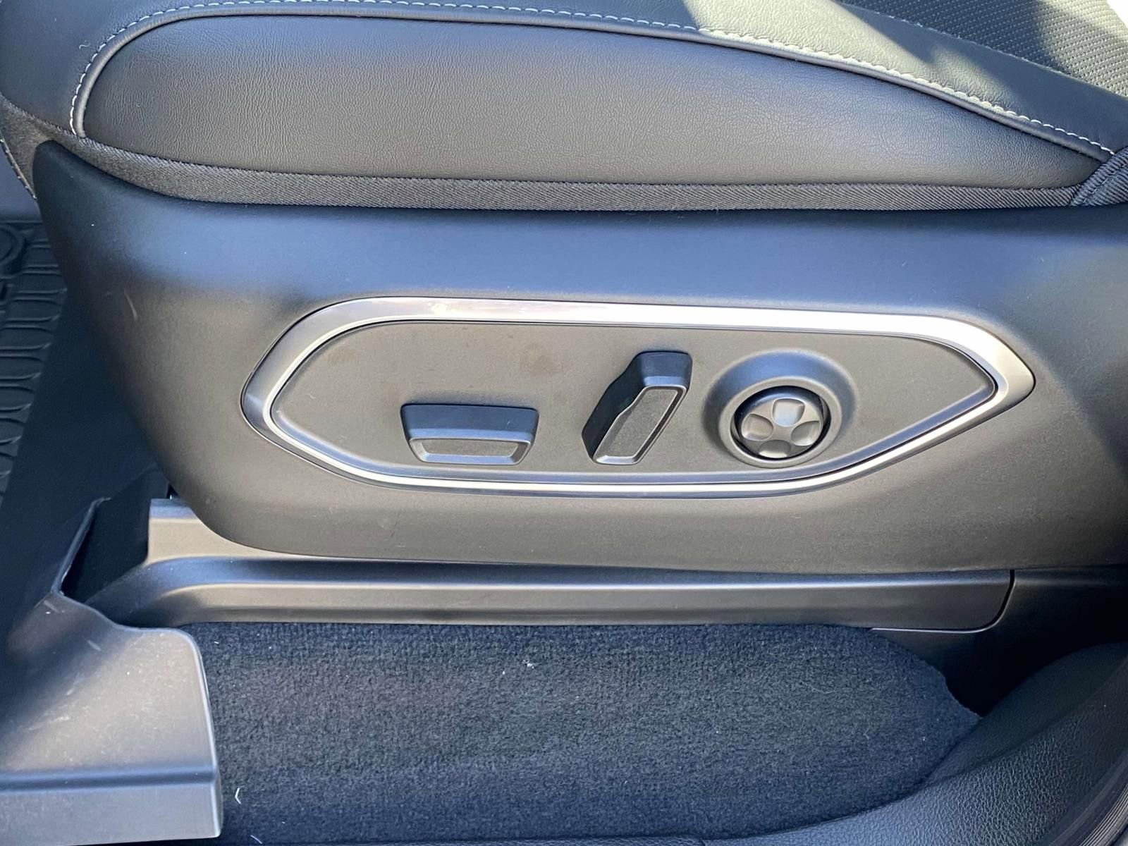 New 2025 Jeep Wagoneer Series II AWD/4WD image 17