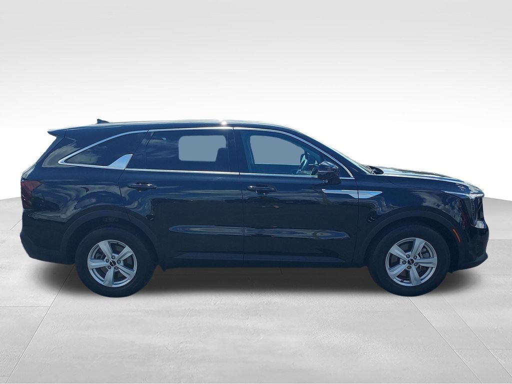 Used 2026 Kia Sorento LX FWD image 6