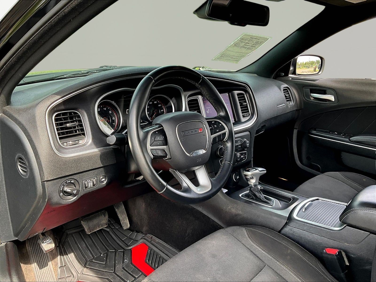 Used 2018 Dodge Charger SXT Plus RWD image 18