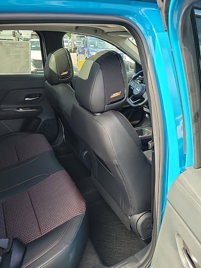 New 2025 Nissan Kicks SR w/ SR Premium Package image 30