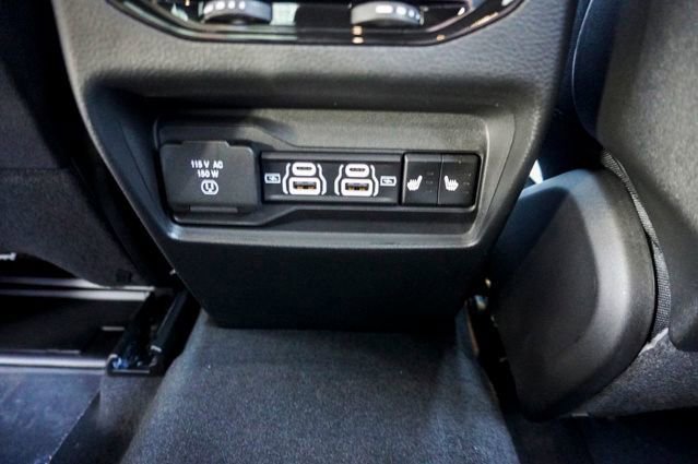 New 2025 Jeep Grand Cherokee Limited w/ Black Appearance Package image 9