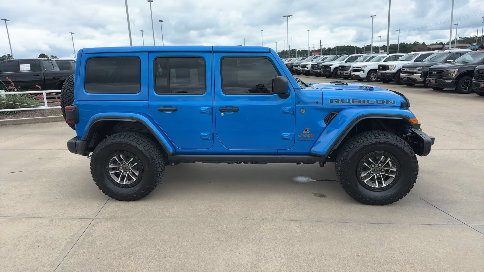 Used 2024 Jeep Wrangler Unlimited Rubicon 392 AWD/4WD image 2