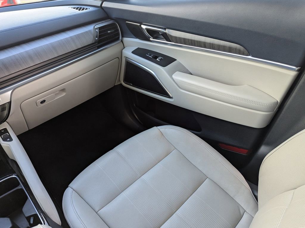 Certified 2023 Kia Telluride EX w/ EX Captain's Chair Package image 14