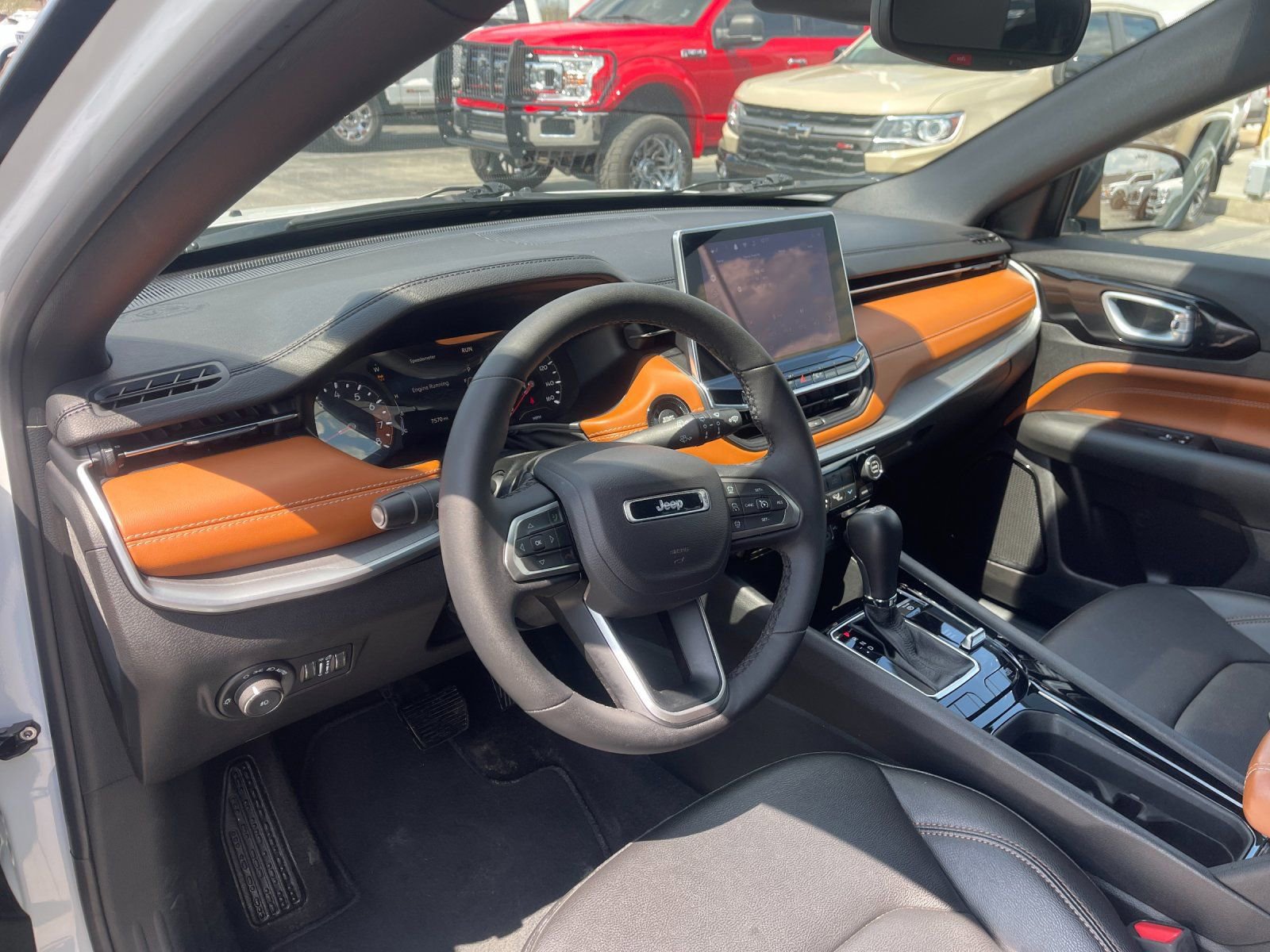 Used 2024 Jeep Compass Limited image 11