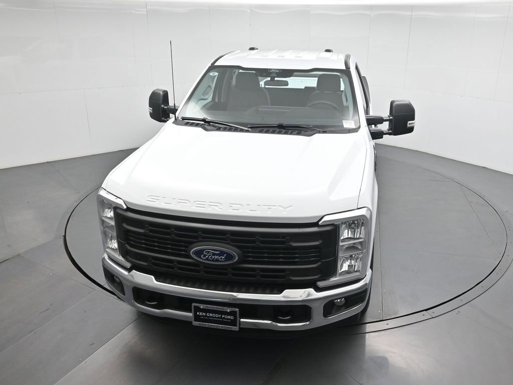 New 2026 Ford F350 XL w/ XL Chrome Package image 32