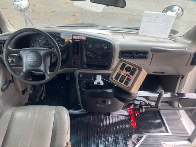 Used 2001 Chevrolet Express 3500 image 11
