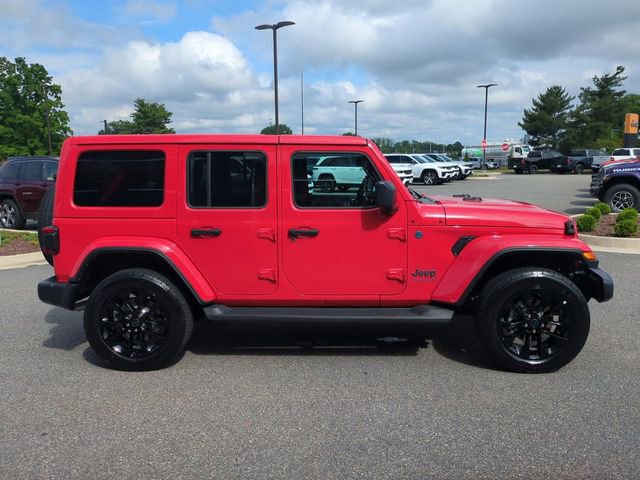Used 2025 Jeep Wrangler Unlimited Sahara AWD/4WD image 3