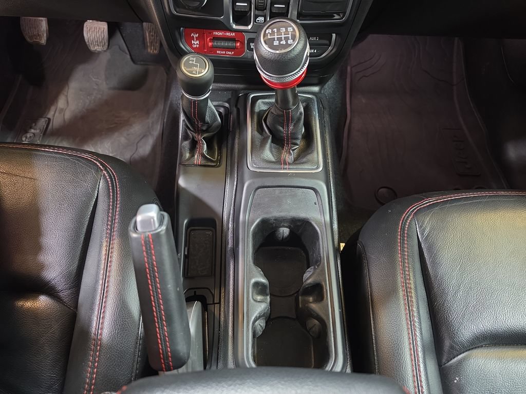 Used 2018 Jeep Wrangler Unlimited Rubicon w/ Dual Top Group AWD/4WD image 21