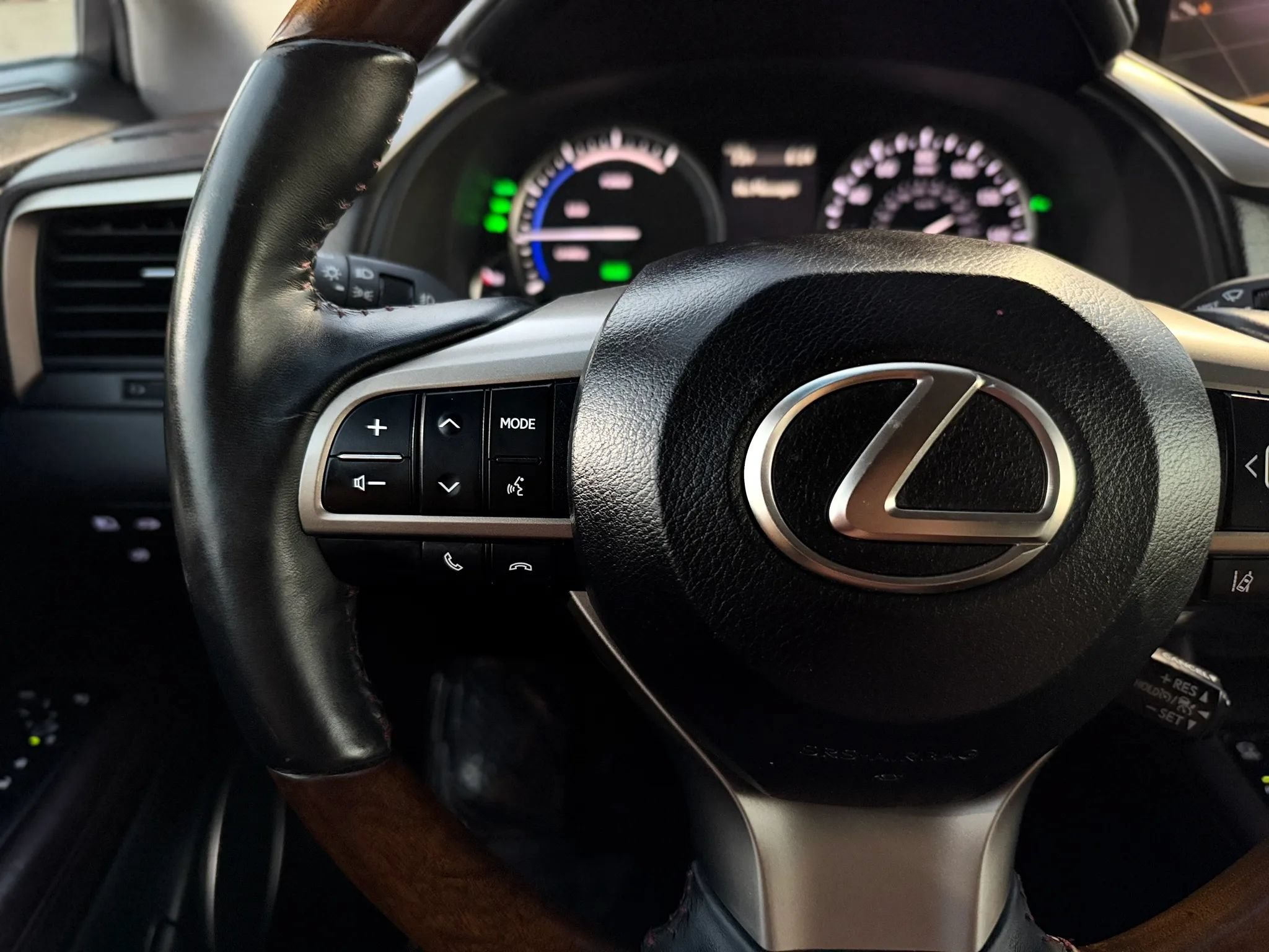 Used 2016 Lexus RX 450h AWD w/ Cold Weather Package image 28