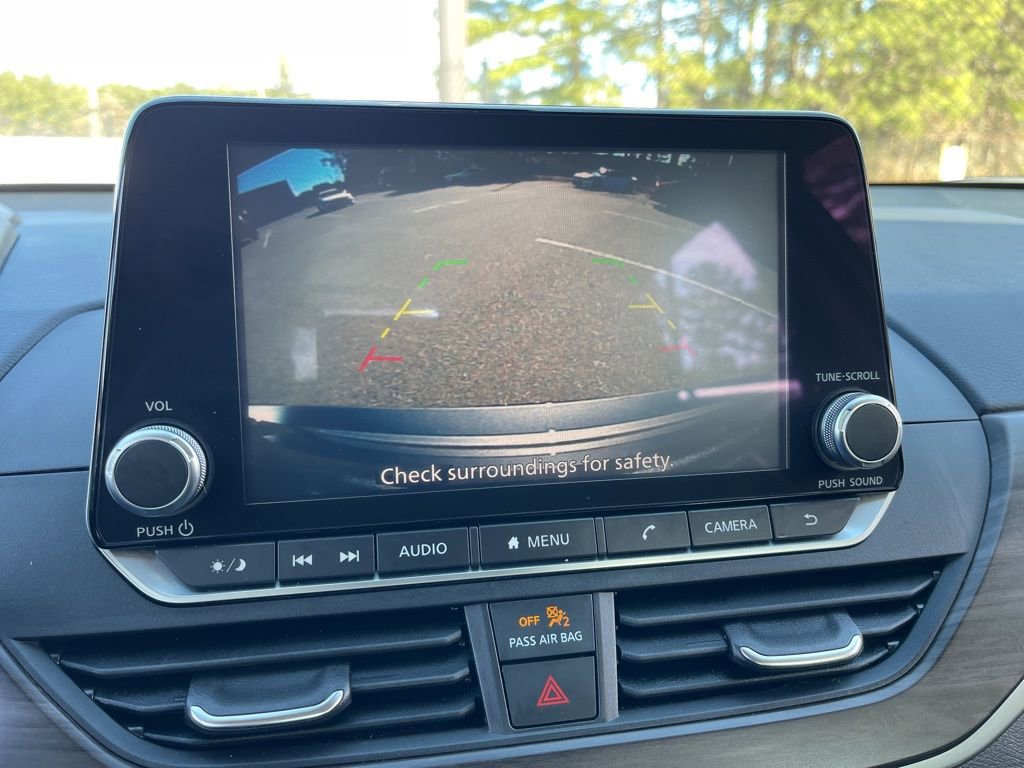 Used 2024 Nissan Altima 2.5 SV image 11