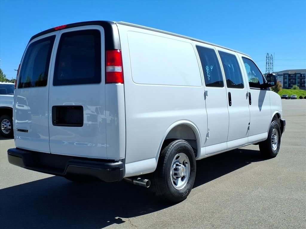 New 2026 Chevrolet Express 2500 RWD image 25