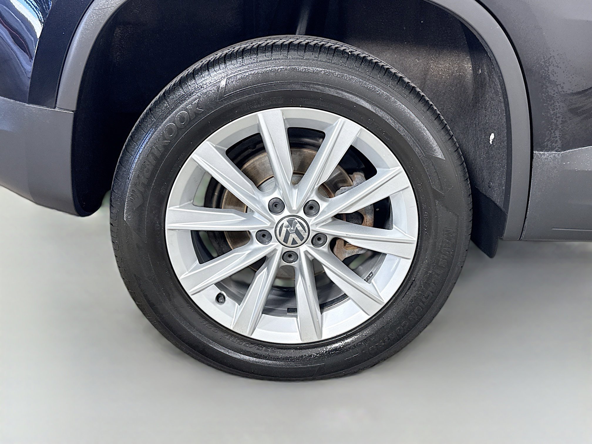 Used 2017 Volkswagen Tiguan S image 33