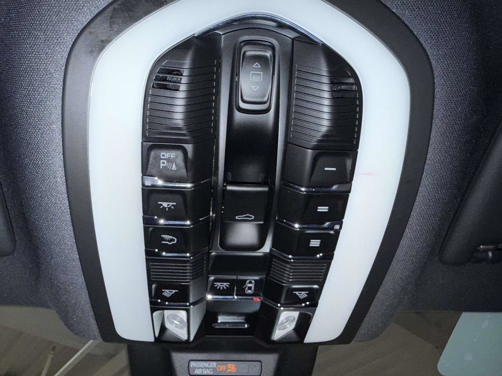 Used 2021 Porsche Macan GTS AWD/4WD image 26