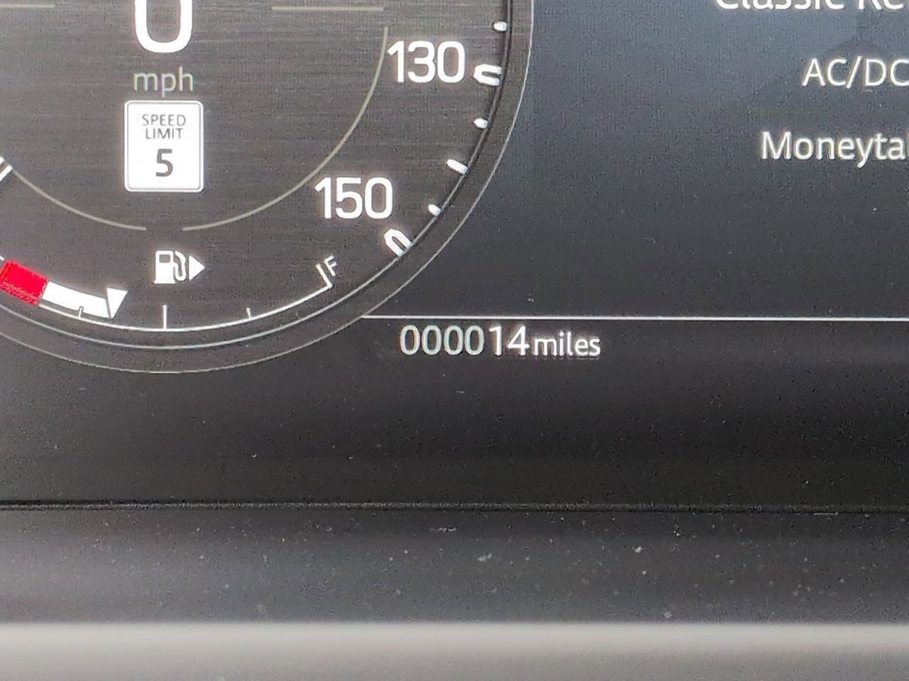 New 2026 Land Rover Defender 110 X-Dynamic SE image 14