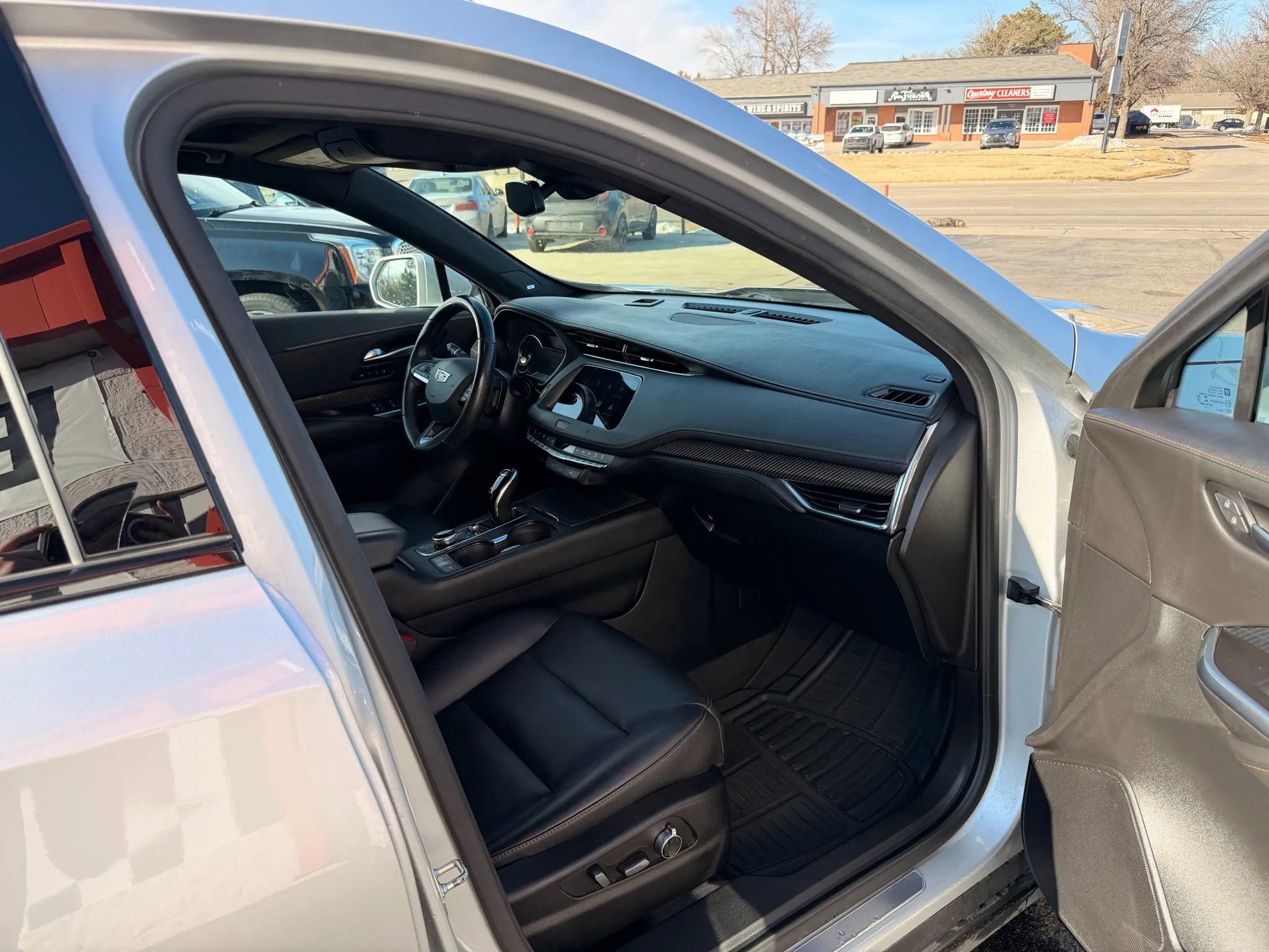 Used 2020 Cadillac XT4 Sport w/ Driver Awareness Package image 31