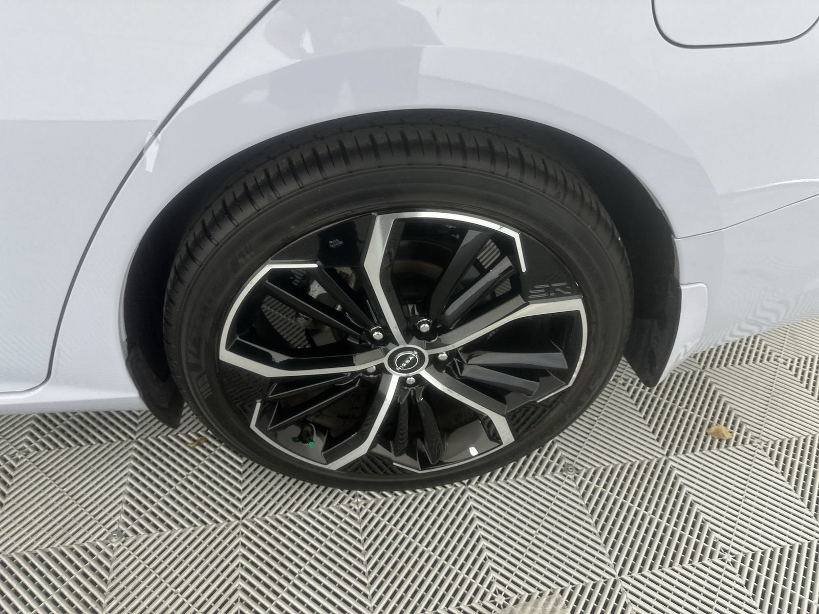 Used 2024 Nissan Altima 2.5 SR FWD image 10
