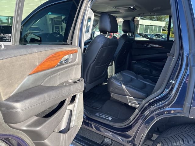 Used 2019 Cadillac Escalade Premium Luxury image 22