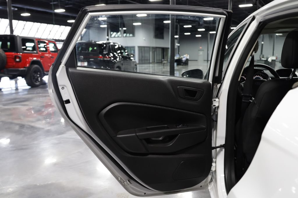 Used 2019 Ford Fiesta SE FWD image 18