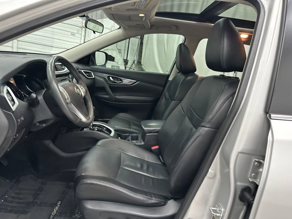 Used 2015 Nissan Rogue SL w/ SL Premium Package FWD image 16