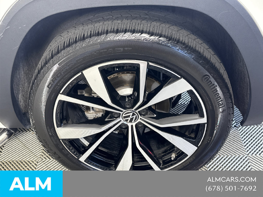 Used 2025 Volkswagen Atlas Cross Sport SEL Premium R-Line AWD/4WD image 22
