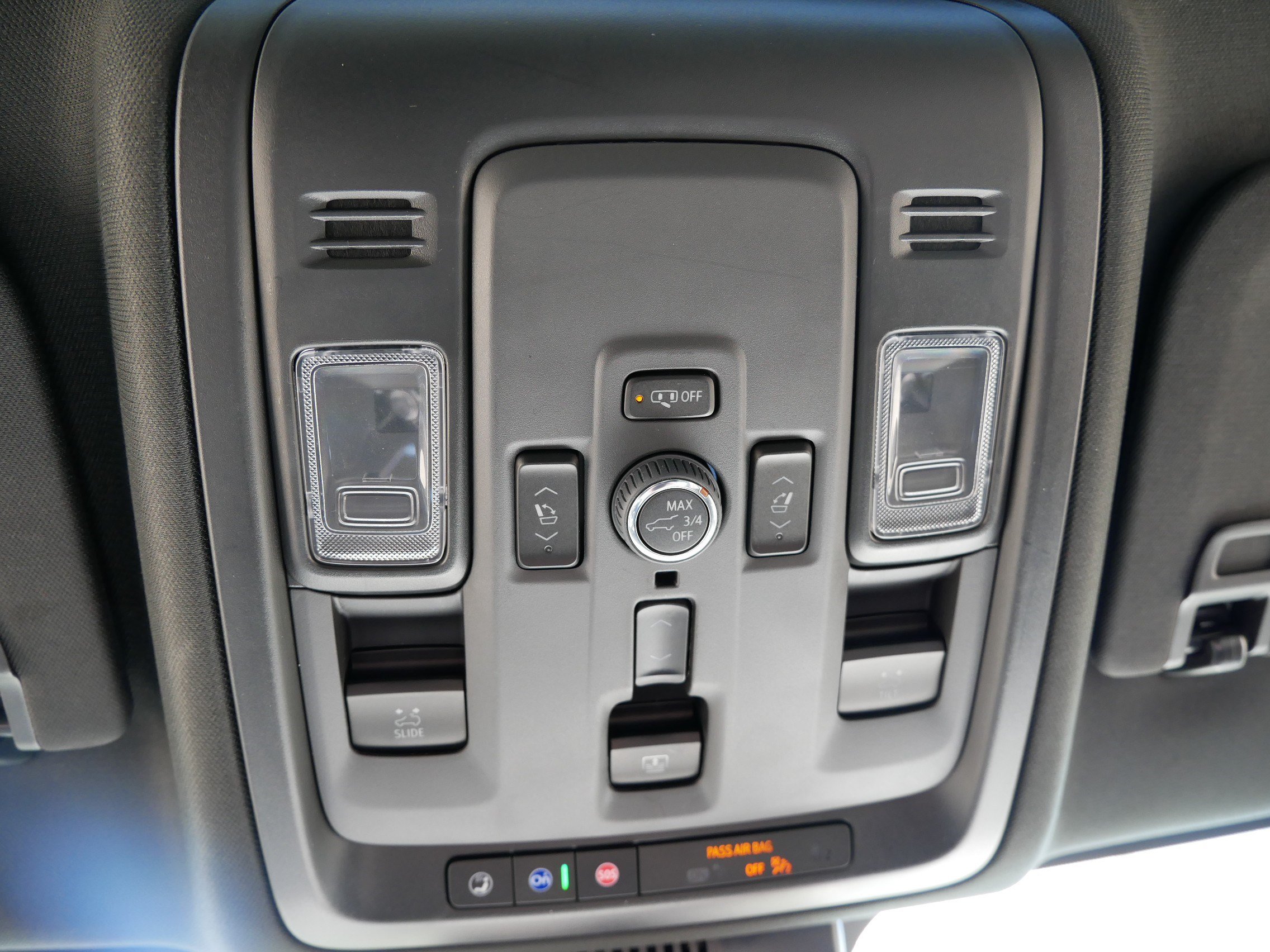 Used 2025 GMC Yukon XL Denali w/ Sun & Power Step Package AWD/4WD image 31