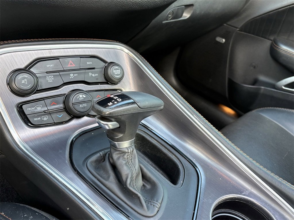 Used 2015 Dodge Challenger R/T Plus image 22