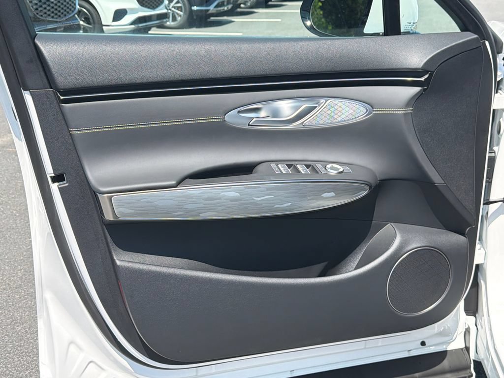 New 2027 Genesis Electrified GV70 AWD/4WD image 12