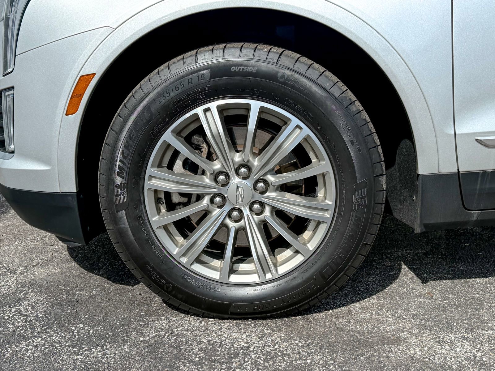 Certified 2018 Cadillac XT5 Luxury w/ Driver Awareness Package image 11