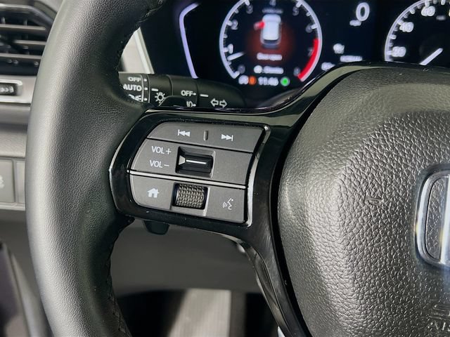 Used 2023 Honda Pilot Touring image 17