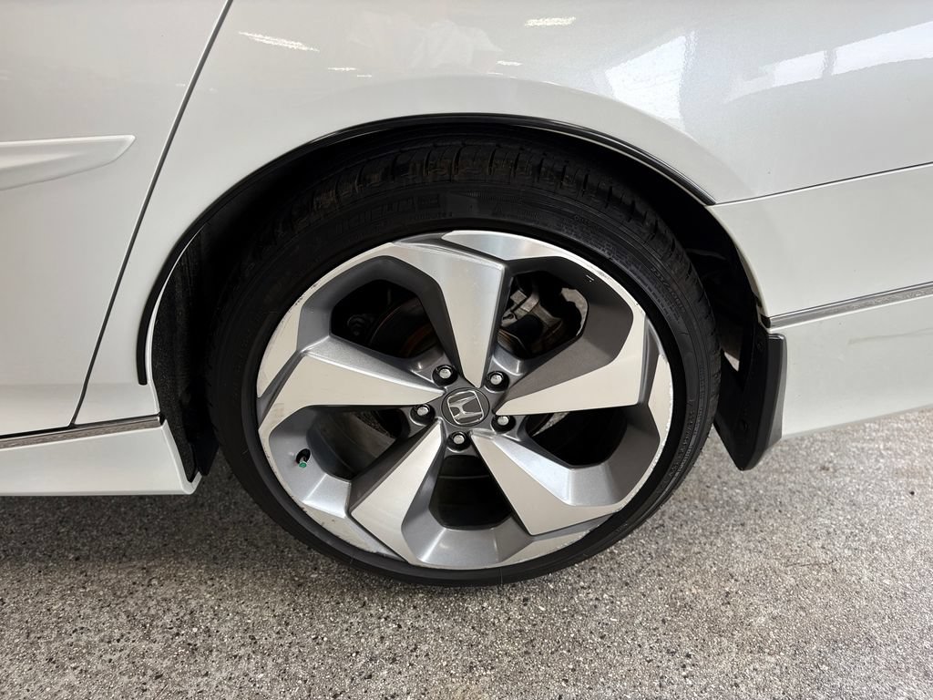 Used 2018 Honda Accord Touring image 26