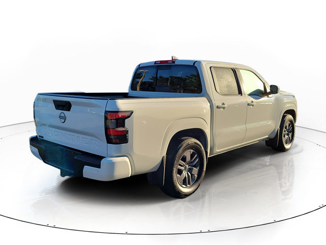 Used 2025 Nissan Frontier SV w/ SV Convenience Package RWD image 2