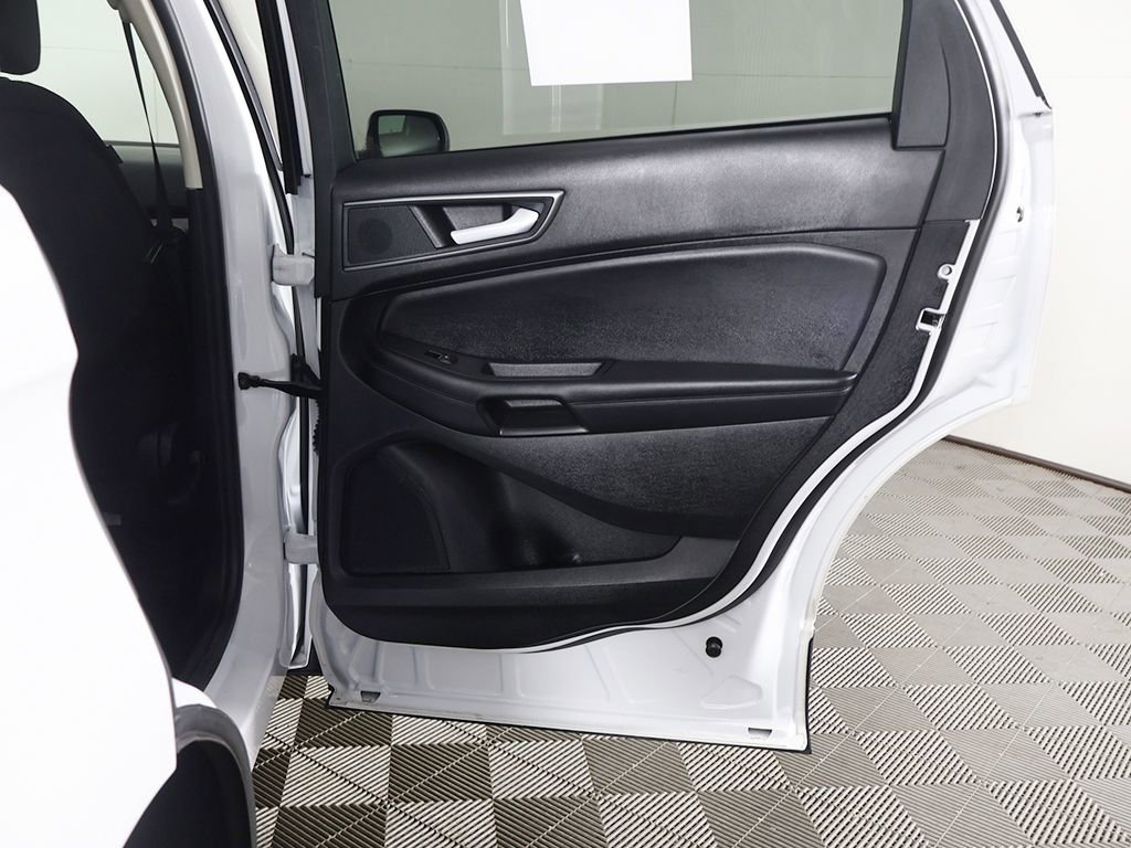 Used 2024 Ford Edge SE w/ Black Appearance Package image 21