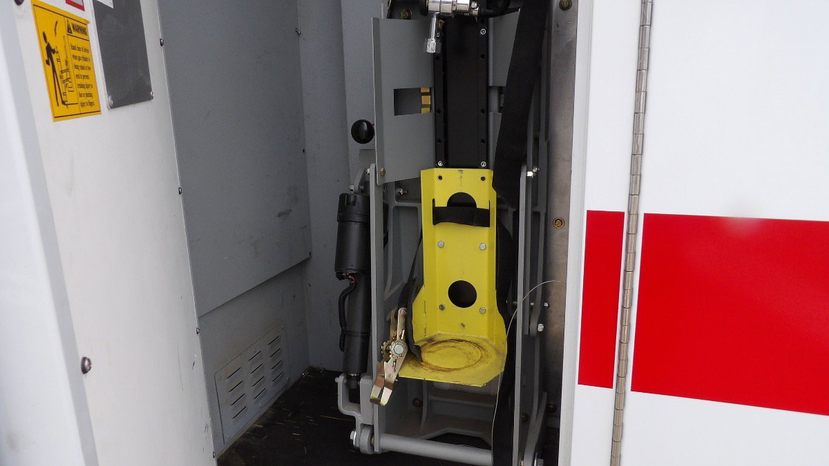 Used 2013 Ford F450 XLT w/ Ambulance Preparation Pkg RWD image 30