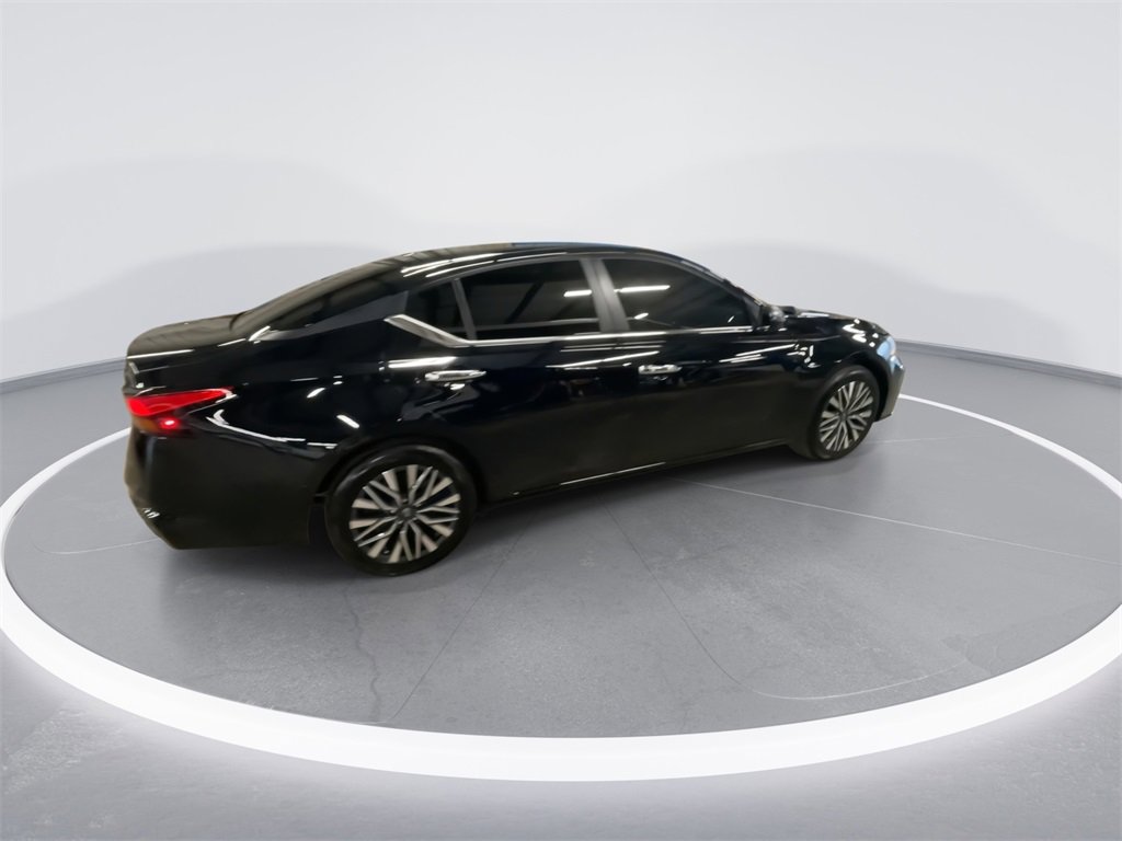 Used 2024 Nissan Altima 2.5 SV image 8