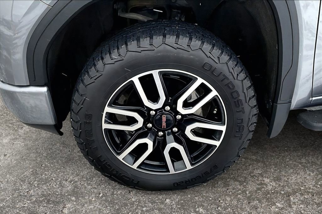 Used 2022 GMC Sierra 1500 AT4 w/ AT4 Premium Package image 9