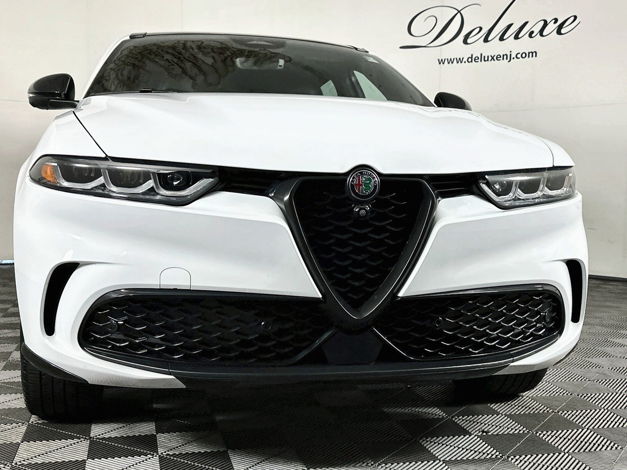 Used 2024 Alfa Romeo Tonale Veloce w/ Active Assist Package AWD/4WD image 31