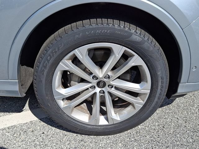 Certified 2025 Audi Q7 3.0T Premium Plus AWD/4WD image 8