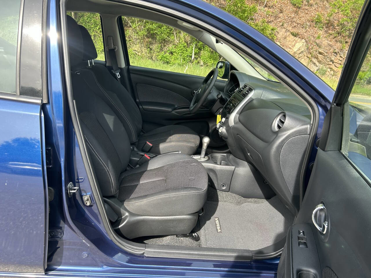 Used 2014 Nissan Versa SV FWD image 17